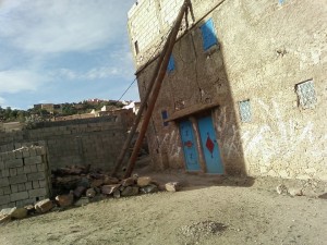 تزنيت-سقوط-أعمدة-الكهرباء-بساكنة-أيت-وديرن-دائرة-أنزي-إقليم-تيزنيت