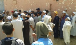 (صور) .. مواطنون بأنزي يحتجون ضد زحف الرحل في ذكرى عيد العرش