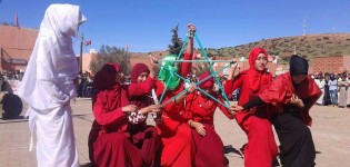 عضو مجلس جماعة تيغيرت يرد على منتقدي زيارة عامل الإقليم إلى تيغيرت
