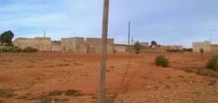 حين تفترش أرض جماعة تغيرت أسلاكا كهربائية حين تفترش أرض جماعة تغيرت أسلاكا كهربائية