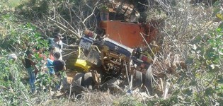 وفاة سائق شاحنة محملة بالرمل بمير اللفت وفاة سائق شاحنة محملة بالرمل بمير اللفت